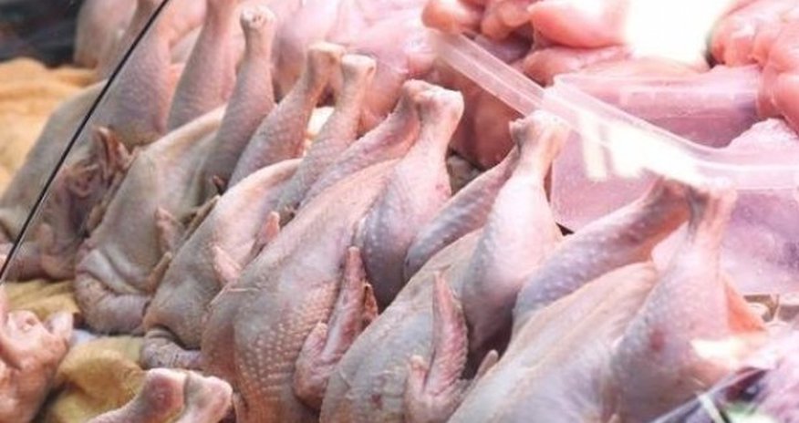 Azərbaycana toyuq əti gətirilməsinə qadağa qoyuldu Azərbaycana toyuq əti gətirilməsinə qadağa qoyuldu