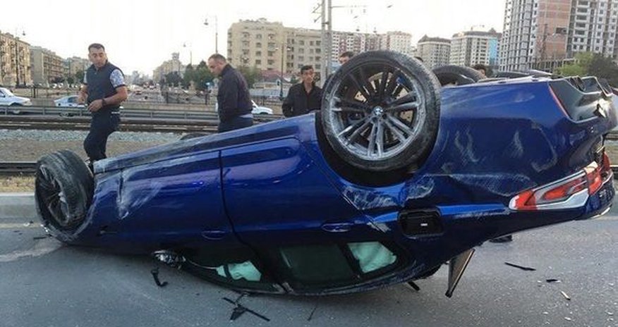Bakıda 270 min manatlıq BMW aşdı - FOTO Bakıda 270 min manatlıq BMW aşdı - FOTO