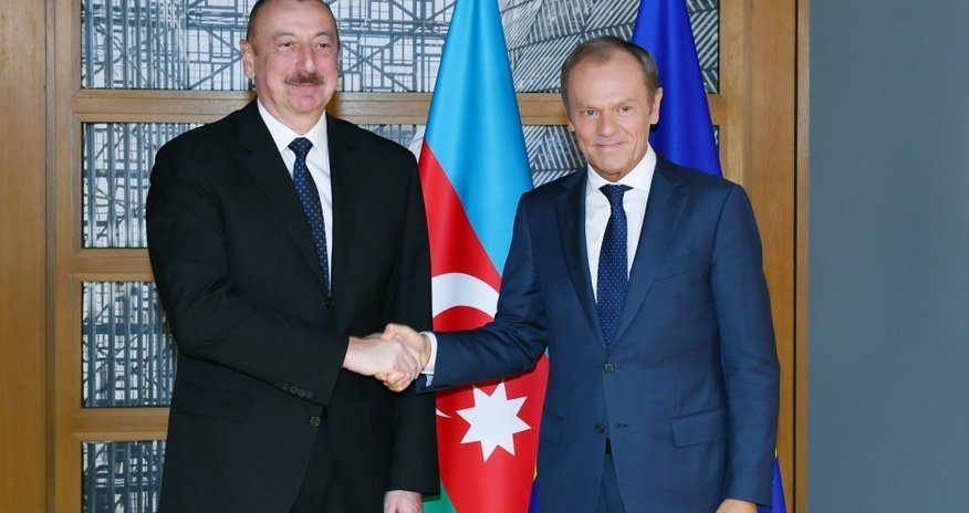 İlham Əliyev Aİ Şurasının prezidenti Donald Tuskla görüşüb İlham Əliyev Aİ Şurasının prezidenti Donald Tuskla görüşüb