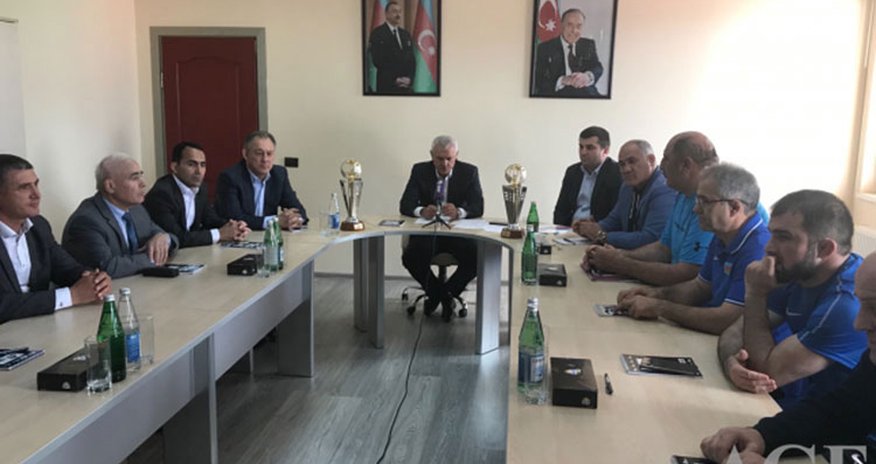 Namiq Əliyev: “Tokioda ən azı 15 güləşçiylə iştirak etməliyik” Namiq Əliyev: “Tokioda ən azı 15 güləşçiylə iştirak etməliyik”