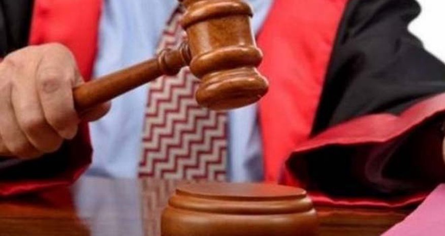 İki məhkəmə hakimi işdən çıxarıldı İki məhkəmə hakimi işdən çıxarıldı