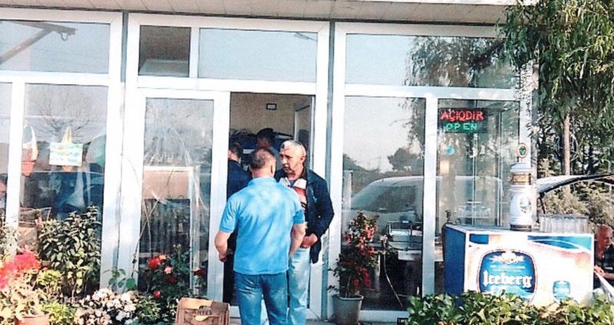 Gül mağazasında 100 kiloqram yararsız ət aşkarlandı - FOTO Gül mağazasında 100 kiloqram yararsız ət aşkarlandı - FOTO