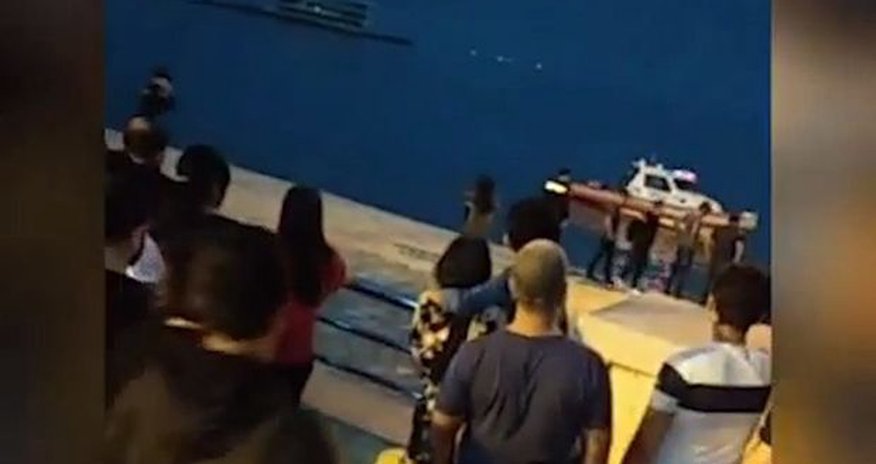 Bakı bulvarında qadın özünü dənizə atdı - VİDEO Bakı bulvarında qadın özünü dənizə atdı - VİDEO