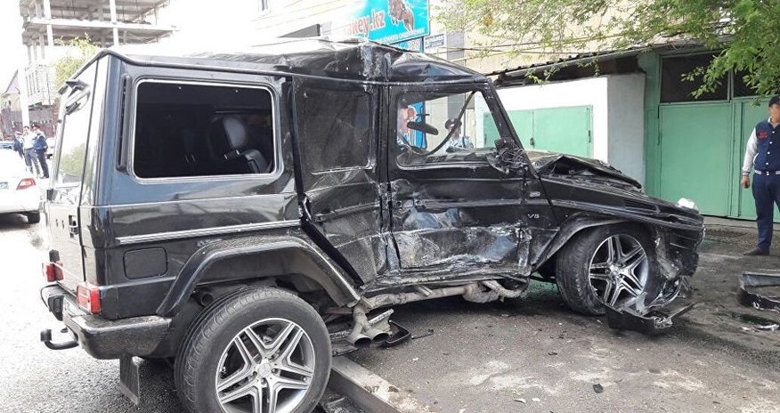 Bakıda dəhşətli "Galenwagen" qəzası: Qəza kamerlara düşdü - VİDEO Bakıda dəhşətli "Galenwagen" qəzası: Qəza kamerlara düşdü - VİDEO