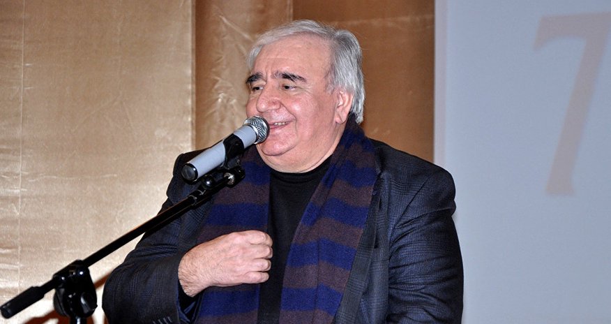 Prezident Ramiz Rövşənə "xalq şairi" fəxri adını verib Prezident Ramiz Rövşənə "xalq şairi" fəxri adını verib