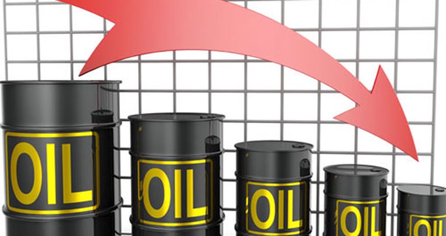 Нефть вновь слабо дешевеет Нефть вновь слабо дешевеет