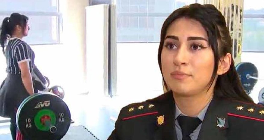 Azərbaycanlı polis qadın hər kəsi heyrətləndirdi - VİDEO Azərbaycanlı polis qadın hər kəsi heyrətləndirdi - VİDEO