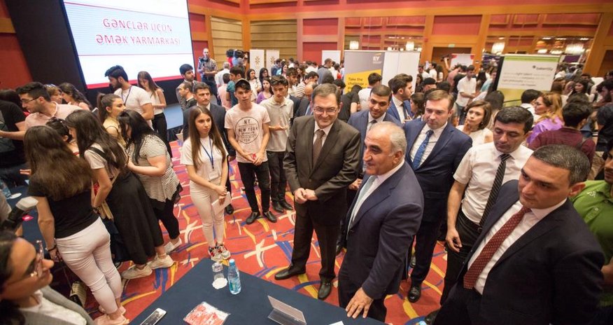 Bakcell gənclərin karyera və məşğulluq imkanlarını artırır Bakcell gənclərin karyera və məşğulluq imkanlarını artırır
