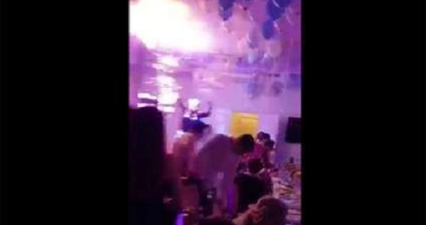 “Megafun”da dəhşətli partlayışın görüntüləri yayıldı — VİDEO “Megafun”da dəhşətli partlayışın görüntüləri yayıldı — VİDEO