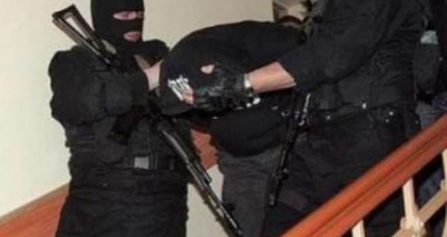 Məşhur "qanuni oğru" həbsxanadan qaçdı - FOTOLAR Məşhur "qanuni oğru" həbsxanadan qaçdı - FOTOLAR