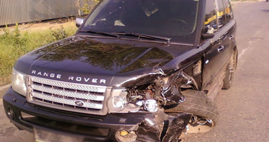 “Range Rover”lə qəza törədən polisə bəraət verildi “Range Rover”lə qəza törədən polisə bəraət verildi