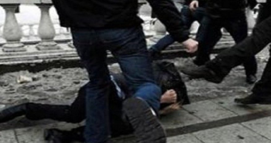 Kafedə qanlı dava: Azərbaycanlı rusiyalı çempionu öldürdü Kafedə qanlı dava: Azərbaycanlı rusiyalı çempionu öldürdü