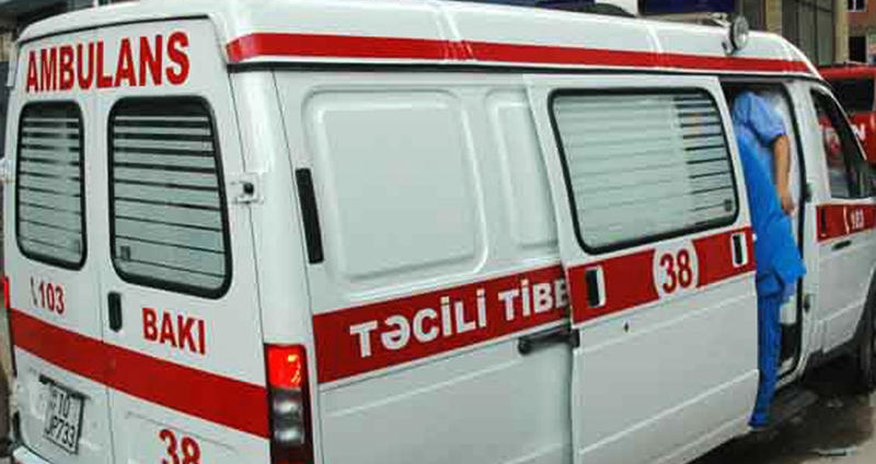 Dəhşətli qəzada yaralanan vəzifəli şəxs Bakıya gətirildi Dəhşətli qəzada yaralanan vəzifəli şəxs Bakıya gətirildi