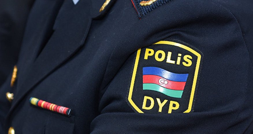 Bakıda polis oğurluğa cəhd edən şəxsləri iş başında yaxaladı Bakıda polis oğurluğa cəhd edən şəxsləri iş başında yaxaladı