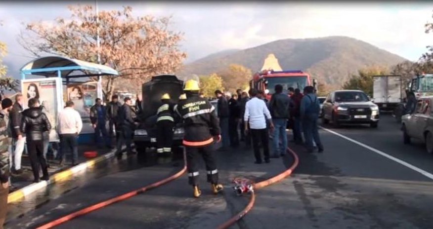 Azərbaycanda dəhşətli qəza: üç ölü var Azərbaycanda dəhşətli qəza: üç ölü var