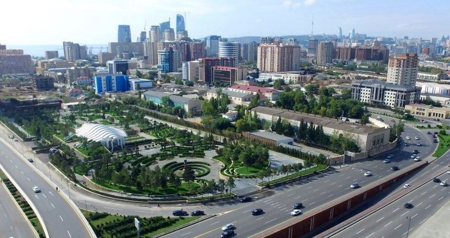 На некоторых улицах и проспектах Баку изменят направление движения транспорта На некоторых улицах и проспектах Баку изменят направление движения транспорта
