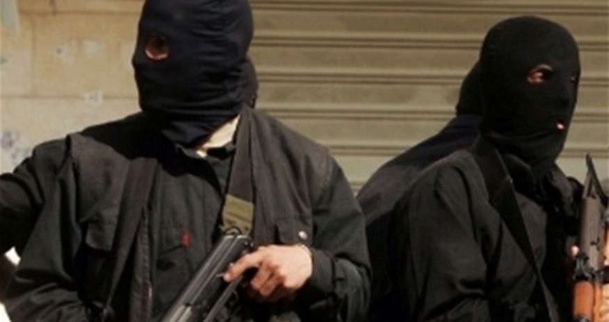 Armed men rob bank transport vehicle of 20 mln Yemeni riyals Armed men rob bank transport vehicle of 20 mln Yemeni riyals