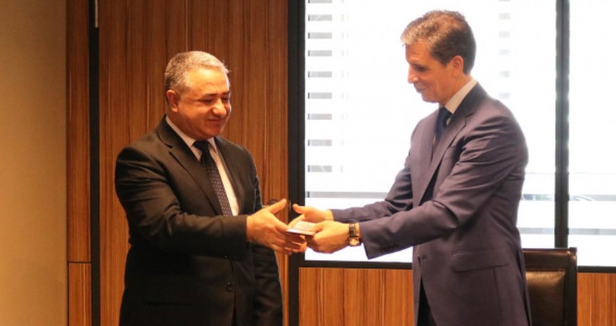 Zahid Oruc medalları əməkdaşlarına təqdim etdi Zahid Oruc medalları əməkdaşlarına təqdim etdi