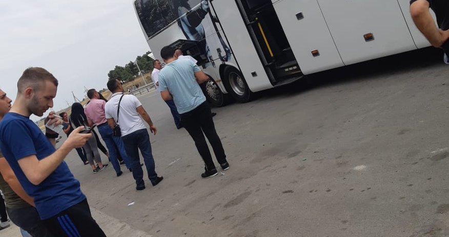 SON DƏQİQƏ: Bakı - İstanbul avtobusu xarab oldu - onlarla insan yolda qaldı - FOTOLAR SON DƏQİQƏ: Bakı - İstanbul avtobusu xarab oldu - onlarla insan yolda qaldı - FOTOLAR