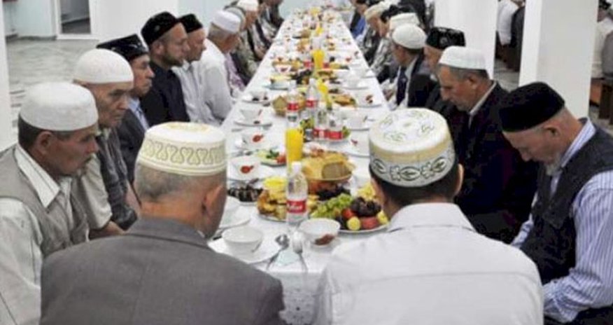 BAKIDA QEYRİ-ADİ OLAY: Oğlunun toyu üçün şadlıq evinə gəldi, yas mərasimi gördü BAKIDA QEYRİ-ADİ OLAY: Oğlunun toyu üçün şadlıq evinə gəldi, yas mərasimi gördü