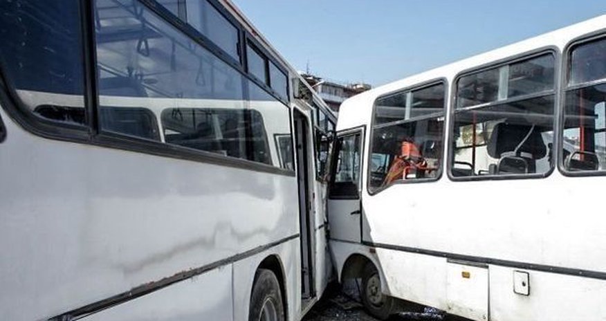 Sumqayıt yolunda iki avtobus toqquşdu: yaralananlar var - FOTO Sumqayıt yolunda iki avtobus toqquşdu: yaralananlar var - FOTO