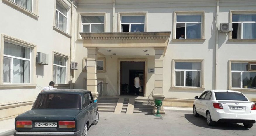 Долгожительница из Кюрдамира упала и сломала руку Долгожительница из Кюрдамира упала и сломала руку
