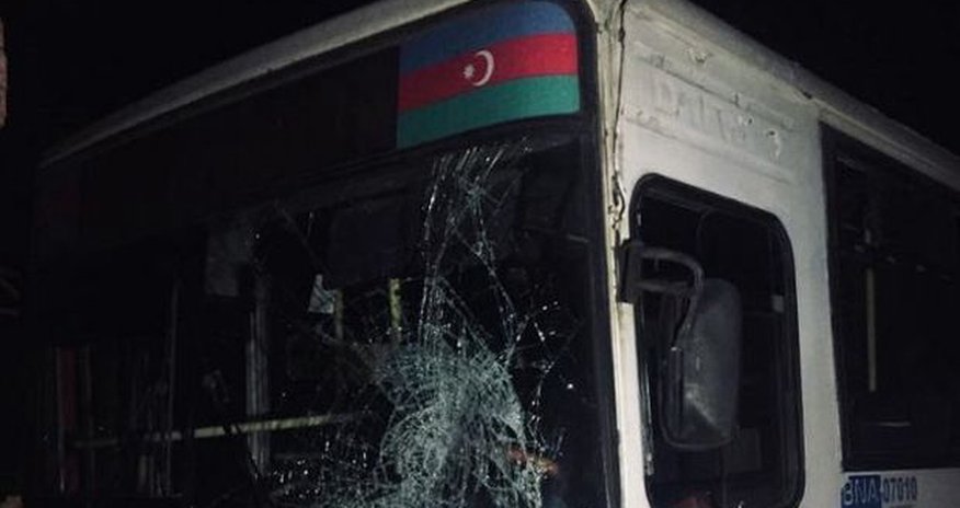 Bakıda avtobus piyadaları vurdu: Ölən var Bakıda avtobus piyadaları vurdu: Ölən var