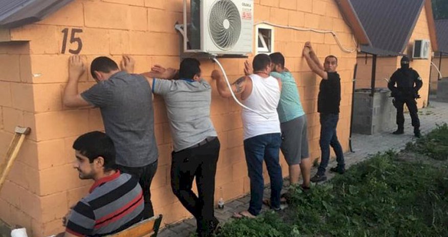 “Lotu Quli”yə ad günü şoku – Polis məclisə hücum etdi “Lotu Quli”yə ad günü şoku – Polis məclisə hücum etdi