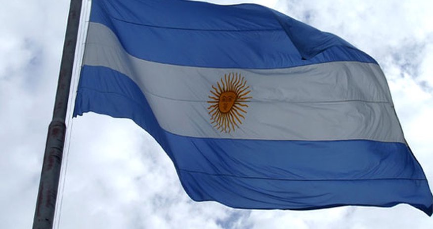 Argentine bond prices fall, country risk soars on debt 'reprofiling' plan Argentine bond prices fall, country risk soars on debt 'reprofiling' plan