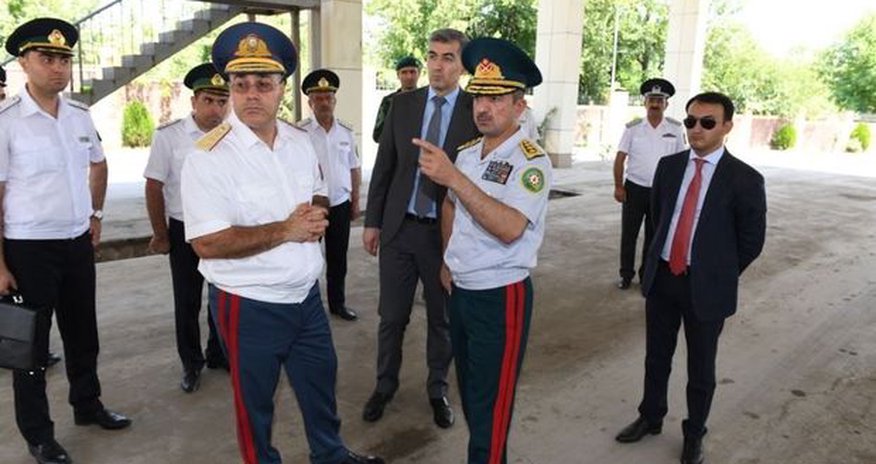Generallar sərhəd-keçid məntəqəsində: Müvafiq tapşırıqlar verildi Generallar sərhəd-keçid məntəqəsində: Müvafiq tapşırıqlar verildi