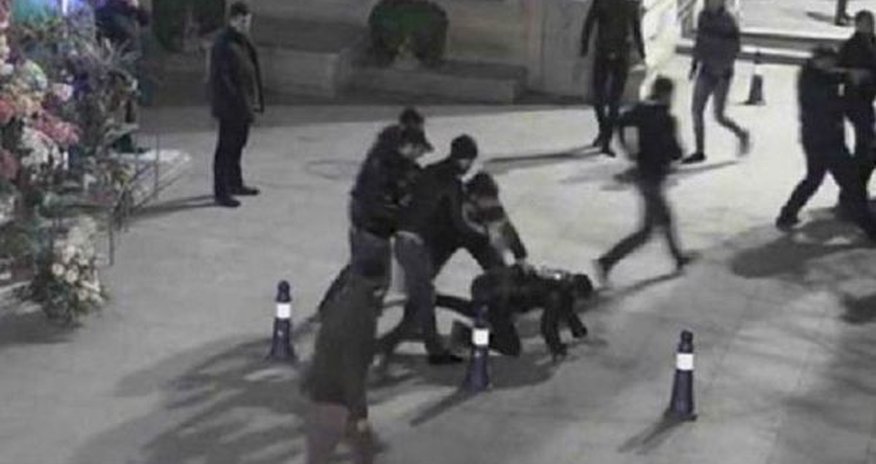 Bakının mərkəzində qan töküldü: kütləvi dava bıçaqlanma ilə bitdi Bakının mərkəzində qan töküldü: kütləvi dava bıçaqlanma ilə bitdi
