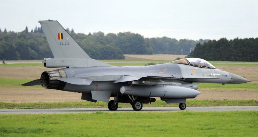 Во Франции разбился истребитель F-16 Во Франции разбился истребитель F-16