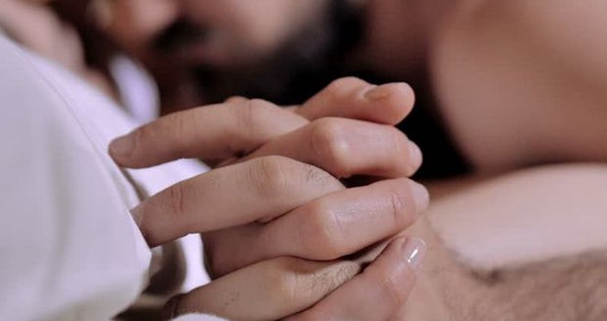 Rəfiqələr “iPhone”a görə 19 yaşlı gənci zorlayıb kameraya çəkdilər Rəfiqələr “iPhone”a görə 19 yaşlı gənci zorlayıb kameraya çəkdilər
