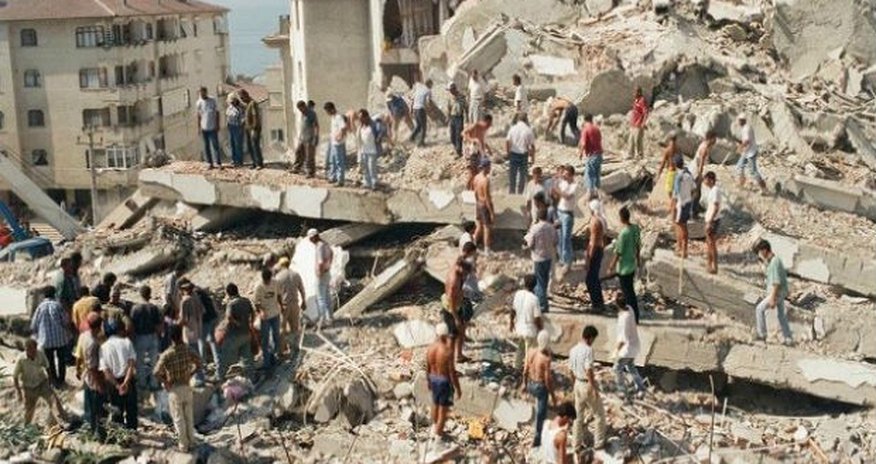 İstanbuldakı zəlzələnin — ANBAAN VİDEOSU İstanbuldakı zəlzələnin — ANBAAN VİDEOSU