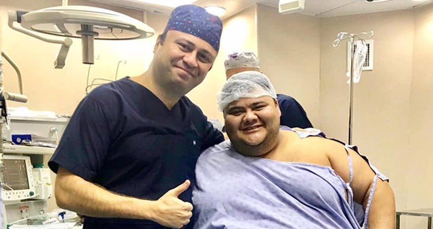 Azərbaycanlı həkim 203 kiloluq gəncin görkəmini dəyişdi - FOTOLAR Azərbaycanlı həkim 203 kiloluq gəncin görkəmini dəyişdi - FOTOLAR