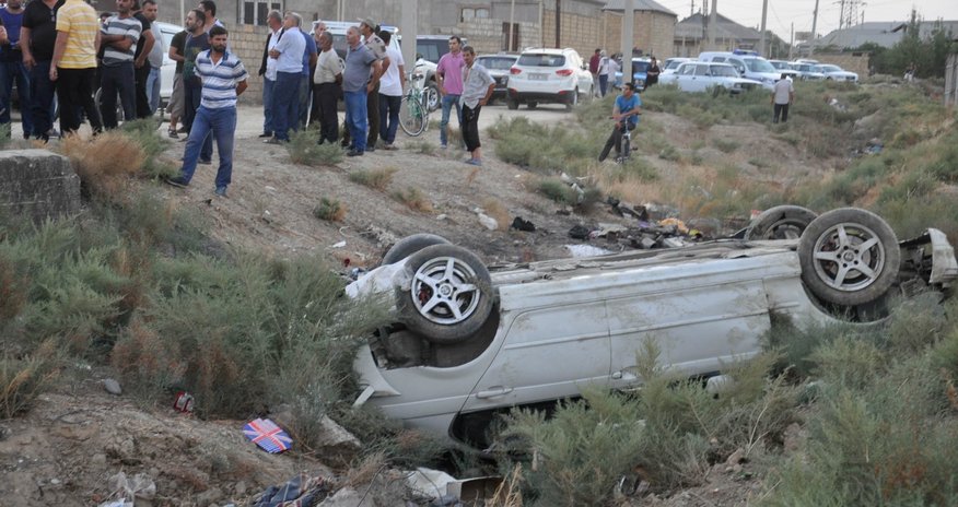Azərbaycanda ağır yol qəzası - 1 nəfər öldü, 4 yaralı var Azərbaycanda ağır yol qəzası - 1 nəfər öldü, 4 yaralı var