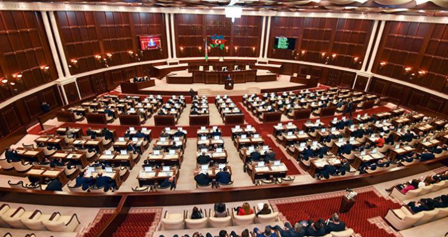 Deputat: "Şuşa gedəndə tapançanı qoydum önümə, ancaq özümü öldürə bilmədim" - VİDEO Deputat: "Şuşa gedəndə tapançanı qoydum önümə, ancaq özümü öldürə bilmədim" - VİDEO