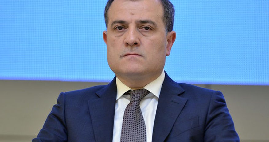 Nazir müəllimlərdən pul yığan direktoru işdən çıxardı - VİDEO Nazir müəllimlərdən pul yığan direktoru işdən çıxardı - VİDEO