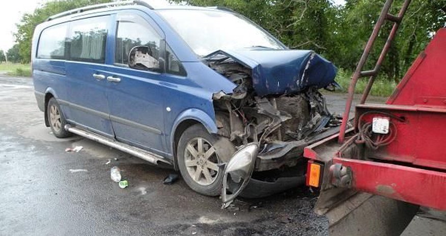 Ağstafada mikroavtobus KamAZ”la toqquşdu, xeyli sayda yaralı var Ağstafada mikroavtobus KamAZ”la toqquşdu, xeyli sayda yaralı var