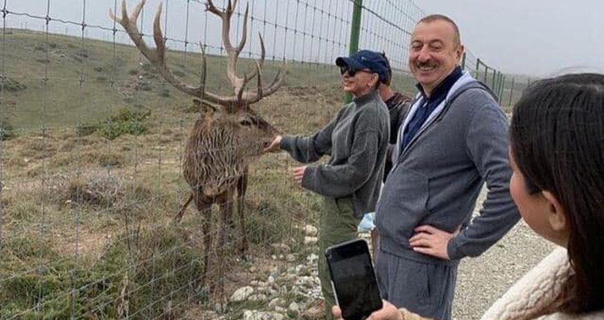 Prezident ailəsinin istirahətdən səmimi FOTOLARI Prezident ailəsinin istirahətdən səmimi FOTOLARI