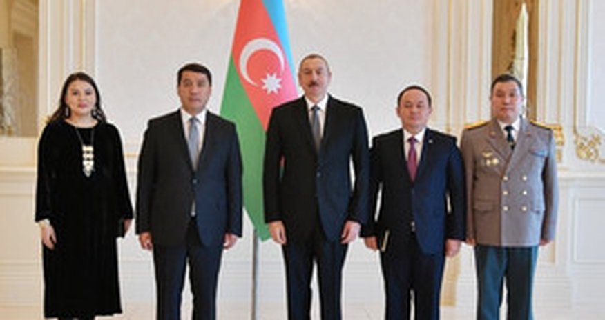 Президент Азербайджана принял верительные грамоты новоназначенного посла Казахстана Президент Азербайджана принял верительные грамоты новоназначенного посла Казахстана