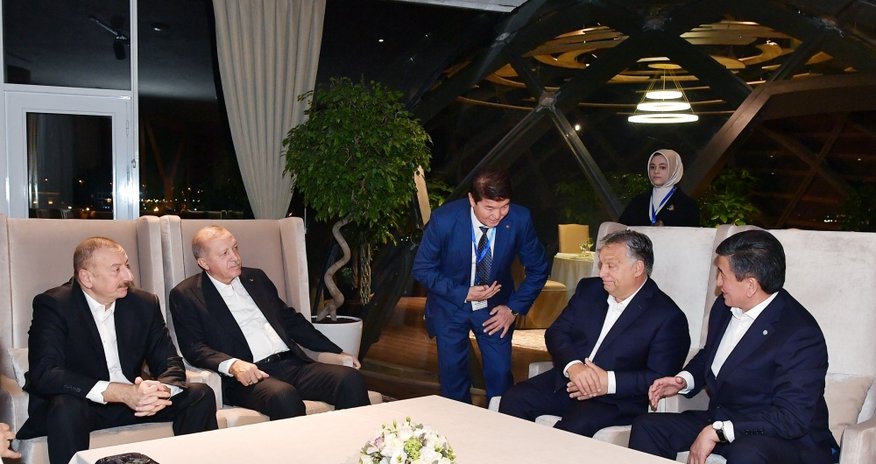 Prezident İlham Əliyev dövlət və hökumət başçıları ilə birgə şam edib - FOTO Prezident İlham Əliyev dövlət və hökumət başçıları ilə birgə şam edib - FOTO