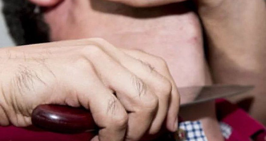 Bakıda kişi tanışının boğazını kəsdi Bakıda kişi tanışının boğazını kəsdi