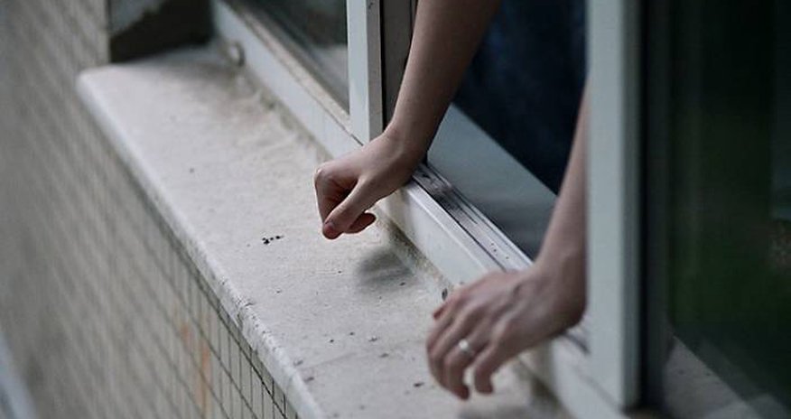 Дочь посла Ирана в России покончила жизнь самоубийством Дочь посла Ирана в России покончила жизнь самоубийством