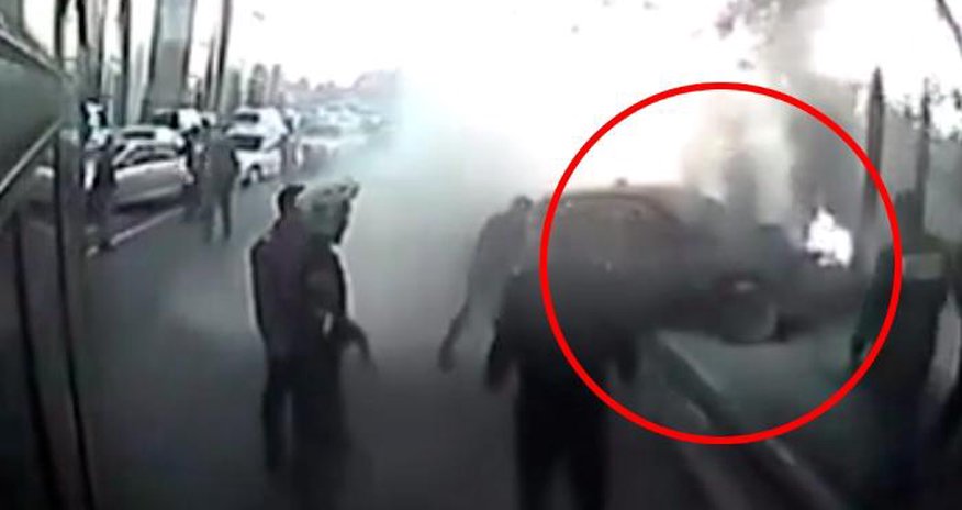 Bakıda avtomobil qəzaya düşüb yandı - Yol polisləri söndürdü - VİDEO Bakıda avtomobil qəzaya düşüb yandı - Yol polisləri söndürdü - VİDEO