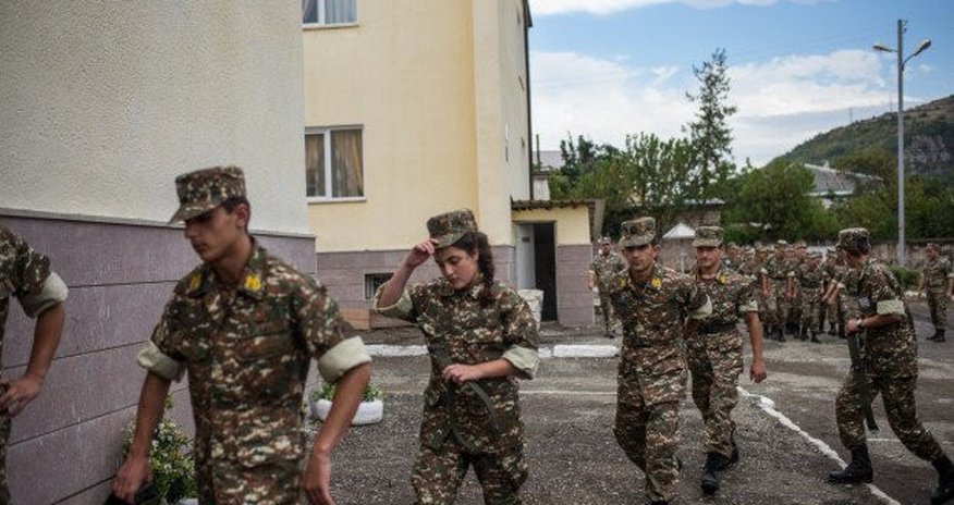 Полковник: Нехватка призывников в Армении вынудила привлекать к воинской службе женщин Полковник: Нехватка призывников в Армении вынудила привлекать к воинской службе женщин