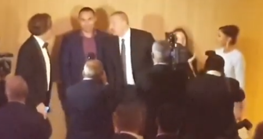 Prezidenti güldürən şoumen Bakıdan bu görüntünü paylaşdı - VİDEO Prezidenti güldürən şoumen Bakıdan bu görüntünü paylaşdı - VİDEO