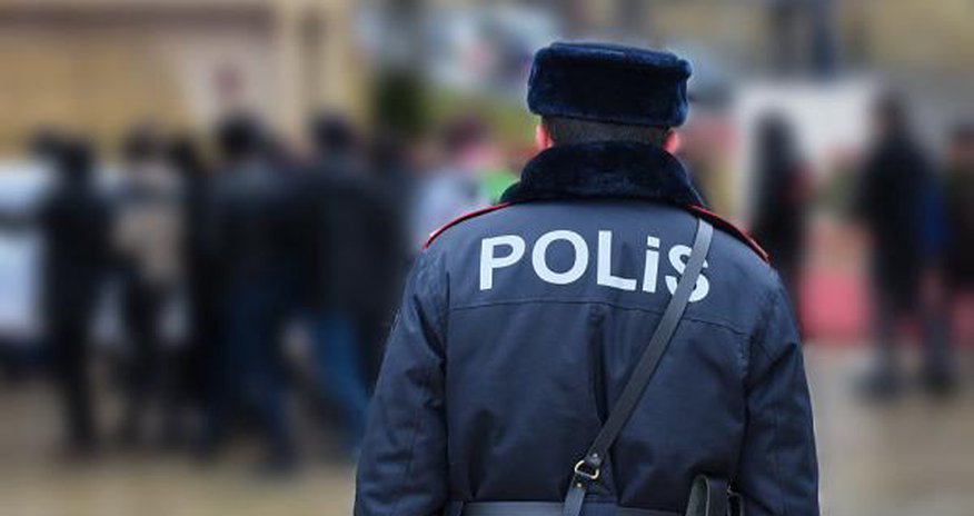 Azərbaycanda polisi ürəyindən bıçaqladılar Azərbaycanda polisi ürəyindən bıçaqladılar
