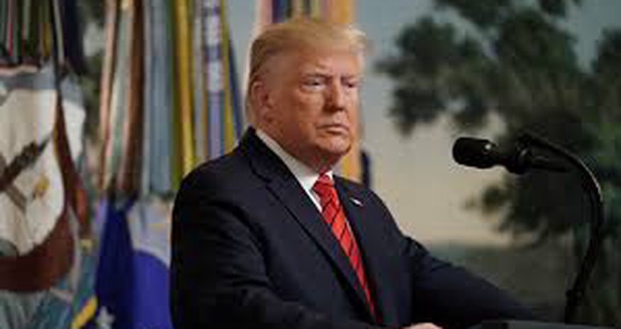 Трамп после очередных слушаний по вопросу импичмента призывает немедленно положить конец "охоте на ведьм" Трамп после очередных слушаний по вопросу импичмента призывает немедленно положить конец "охоте на ведьм"