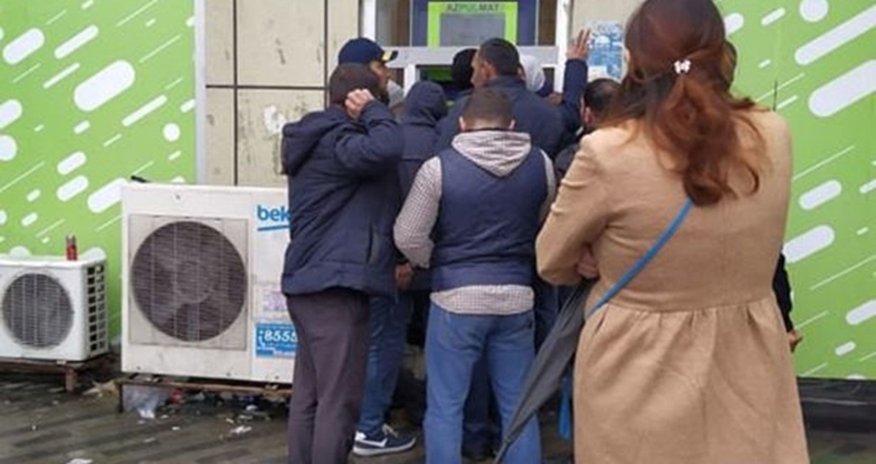 Bakıdakı borc aparatları qanunsuzdur? - Ehtiyatlı olun! Bakıdakı borc aparatları qanunsuzdur? - Ehtiyatlı olun!
